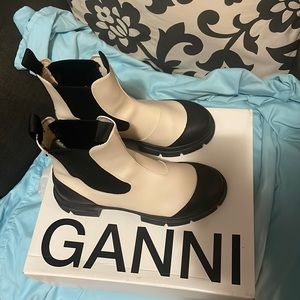 Authentic Ganni rubber boots size 39